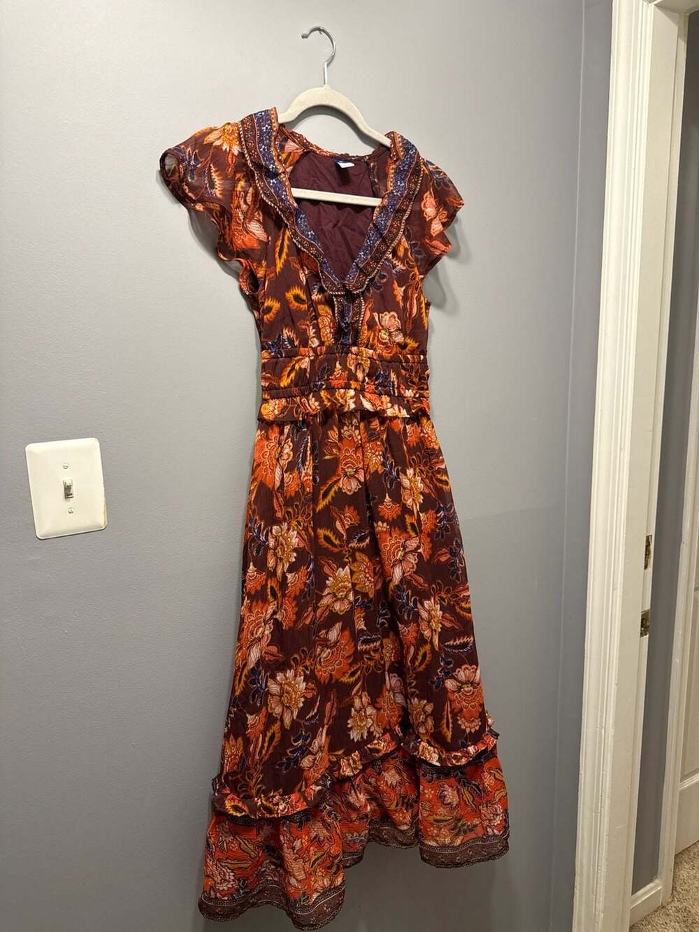 Old Navy Ruffled V-Neck Smocked-Waist Floral Maxi Dress, Size XS